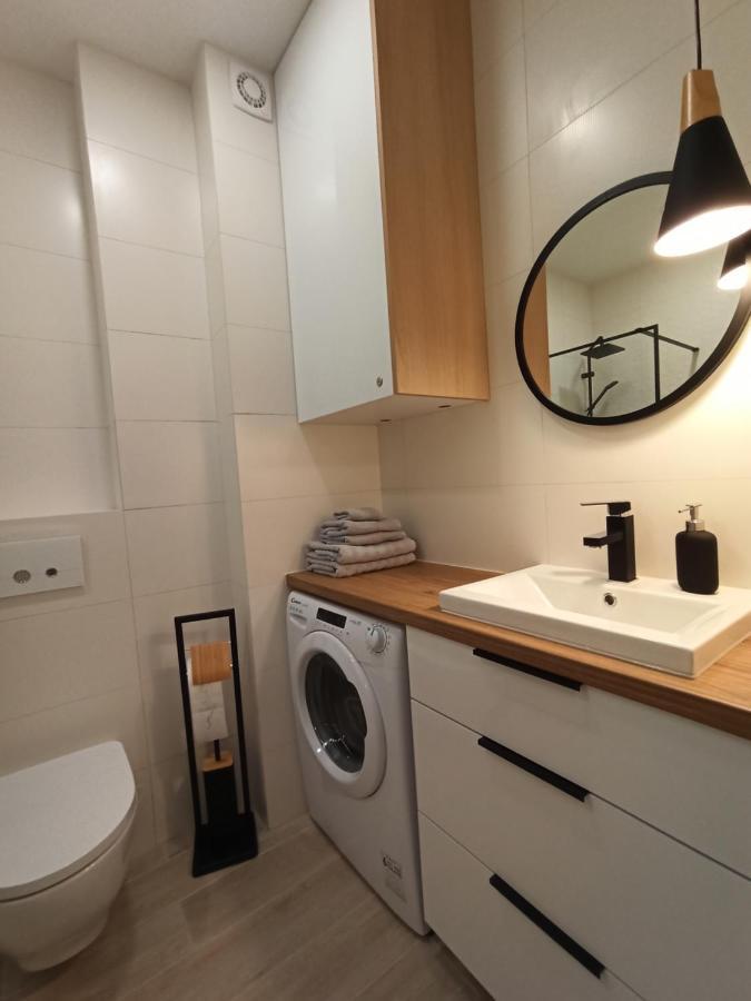 Apartament Wrzesnia IIアパートメント エクステリア 写真