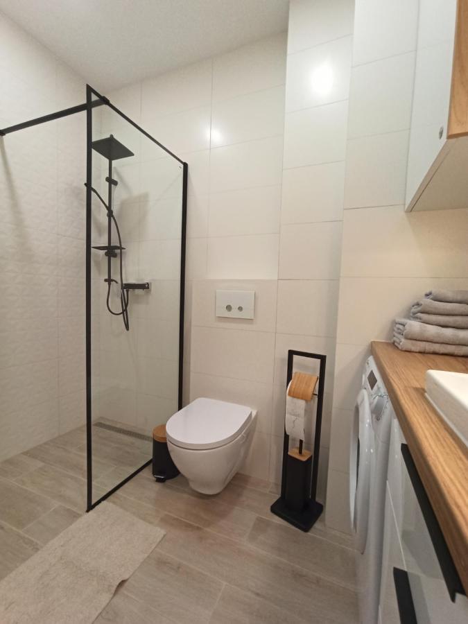 Apartament Wrzesnia IIアパートメント エクステリア 写真