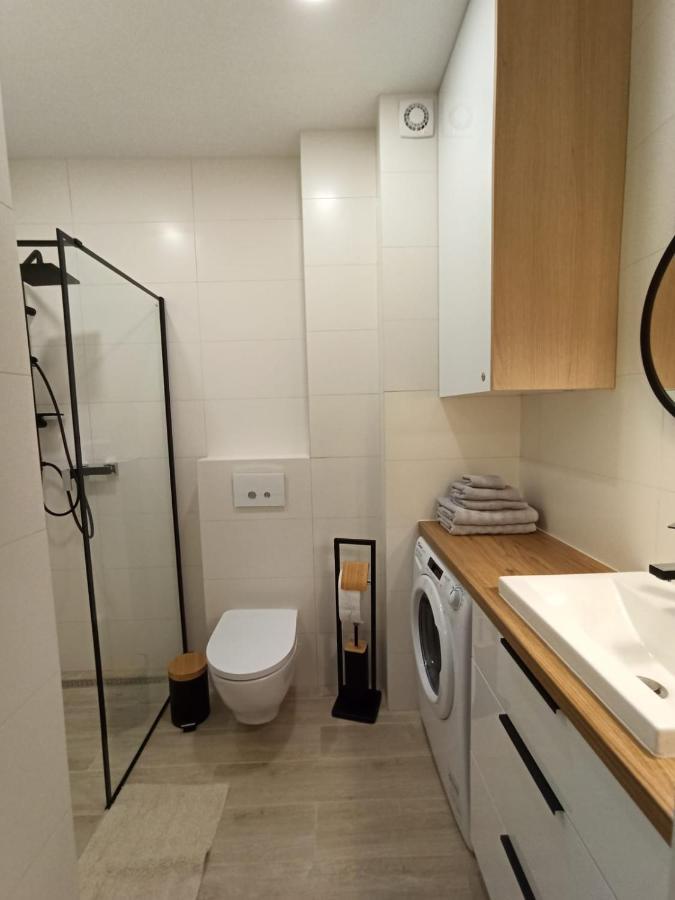 Apartament Wrzesnia IIアパートメント エクステリア 写真