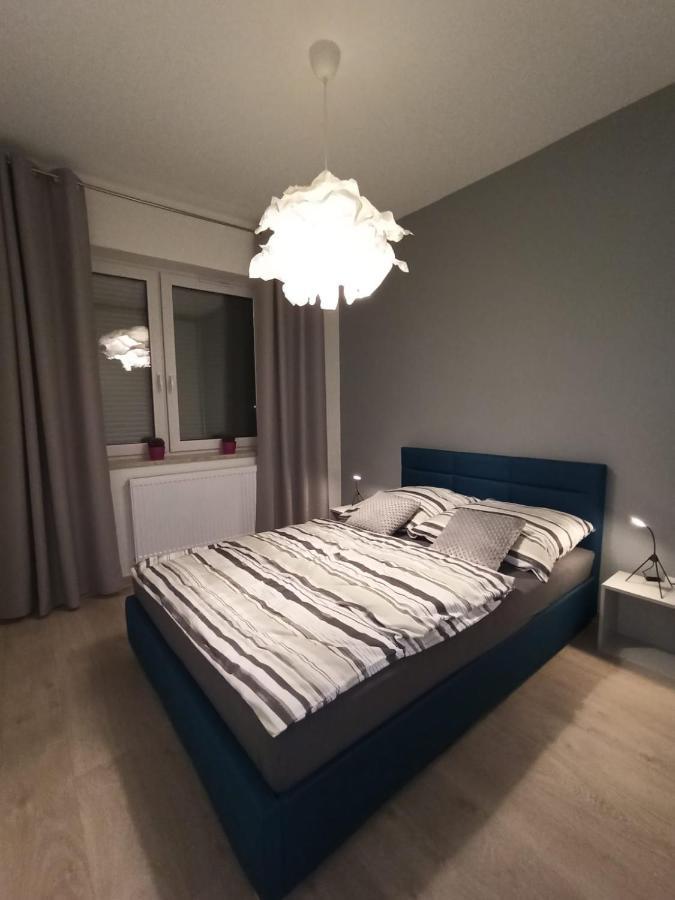 Apartament Wrzesnia IIアパートメント エクステリア 写真