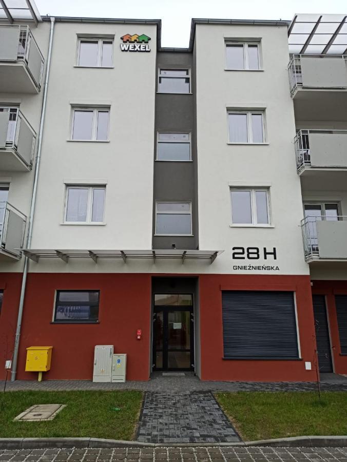 Apartament Wrzesnia IIアパートメント エクステリア 写真